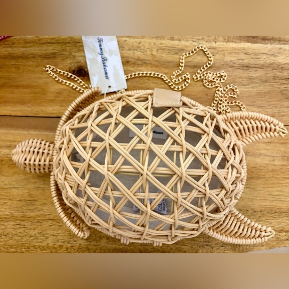 Tommy Bahama Viral “Turtle Time” Purse with Gold Chain Accessory - Picture 4 of 12